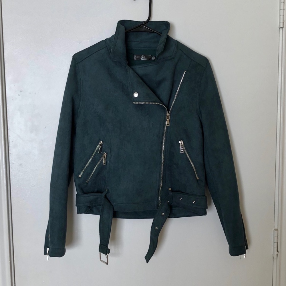 ✨NWT Missguided Suede Biker Jacket, size 6✨